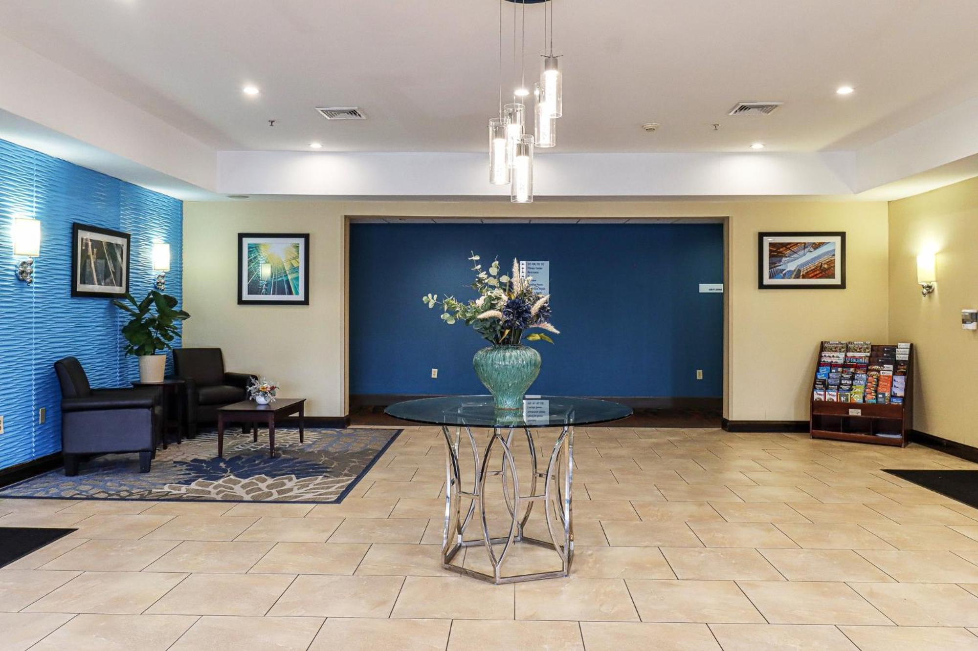 Holiday Inn Express And Suites Meriden By Ihg Exterior photo
