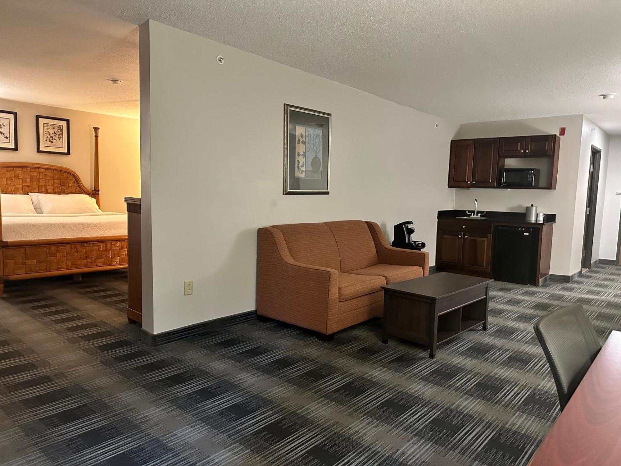 Holiday Inn Express And Suites Meriden By Ihg Exterior photo