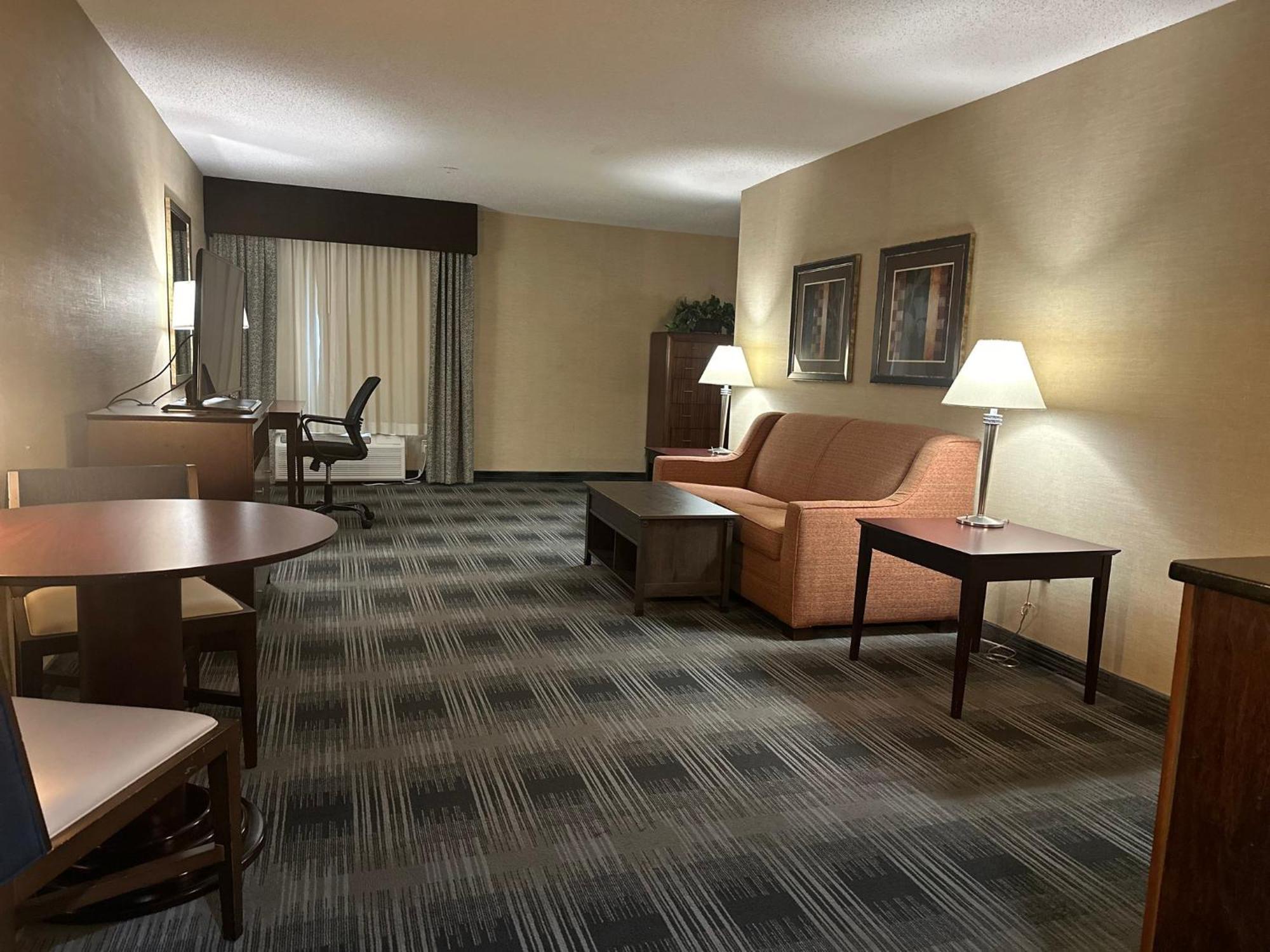 Holiday Inn Express And Suites Meriden By Ihg Exterior photo