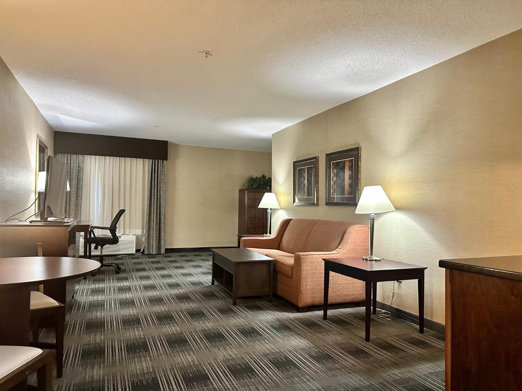 Holiday Inn Express And Suites Meriden By Ihg Exterior photo