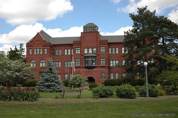Holiday Inn Express And Suites Meriden By Ihg Amenities photo